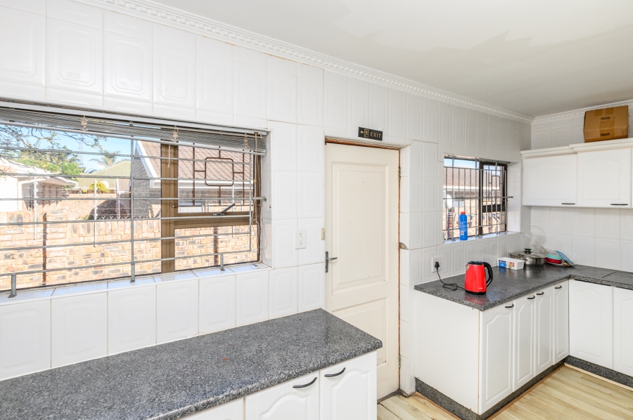 15 Bedroom Property for Sale in Summerstrand Eastern Cape